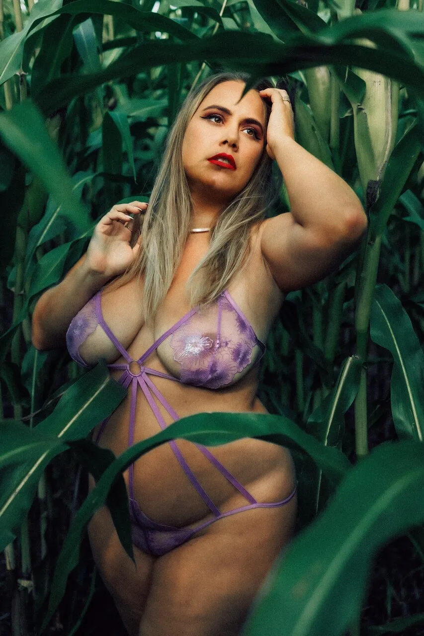 Lady of Lilacs💜 OnlyFans