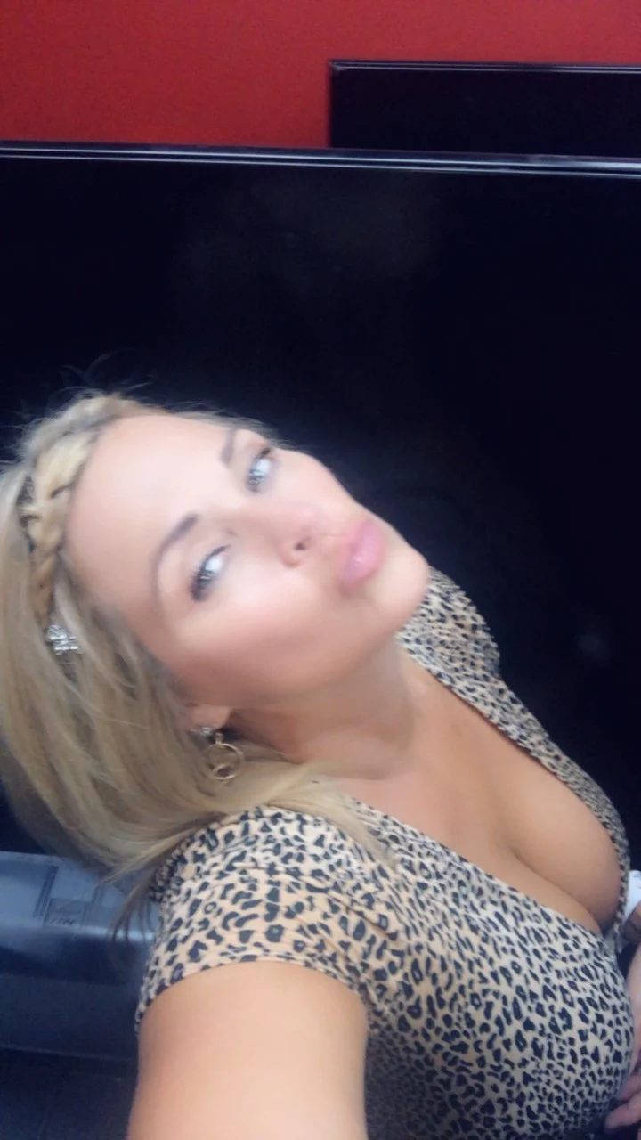 Santasvixxxen OnlyFans