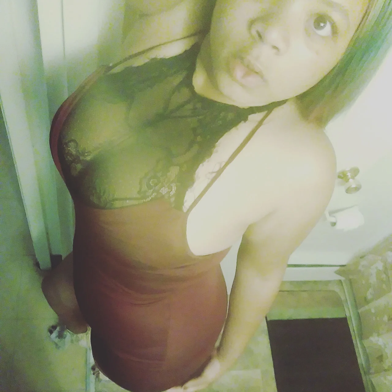 Asia Kisses OnlyFans