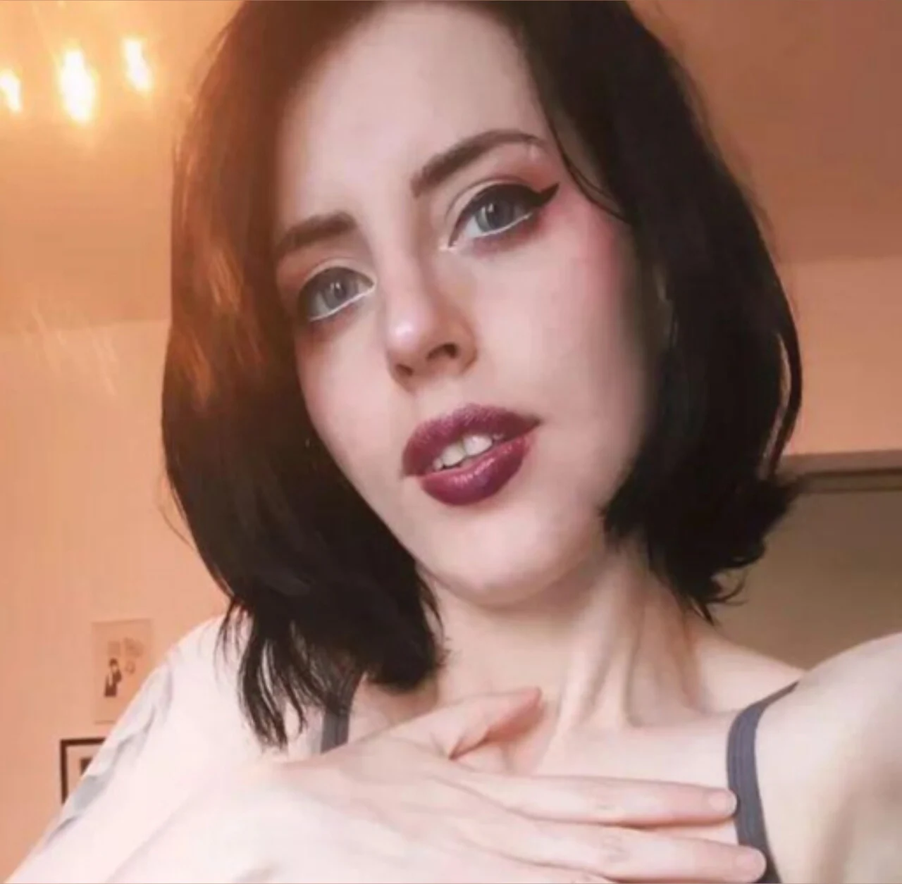 Lauramoonaycrew OnlyFans