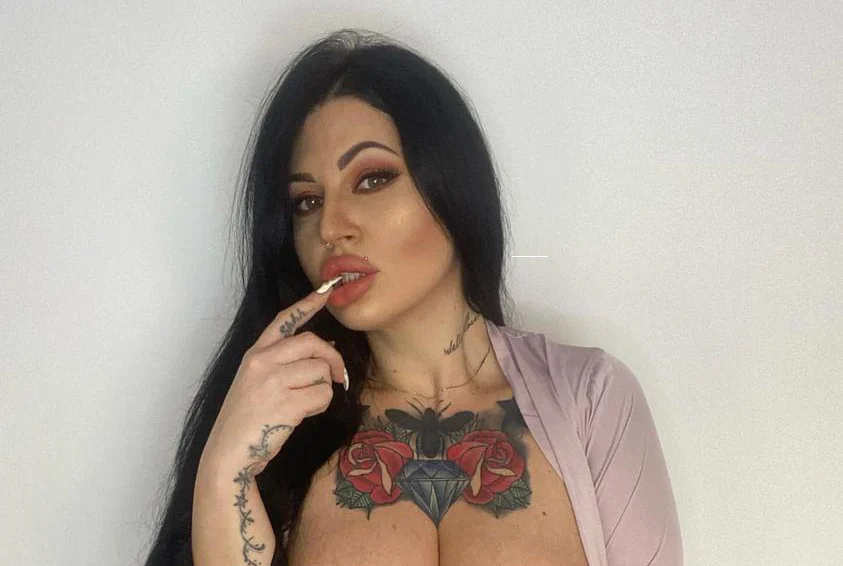 Krysstal - No filters. No PPV. OnlyFans