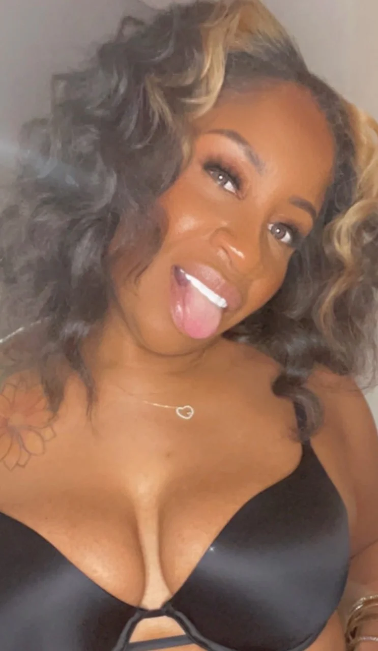 Cougars R Us OnlyFans